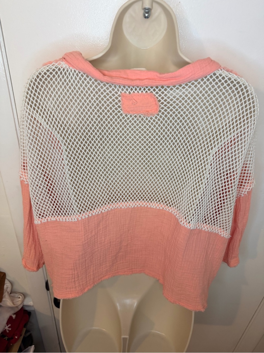 Pol Coral Gauze And Fishnet Button Down Oversized Cropped Top Size L - Picture 8 of 12